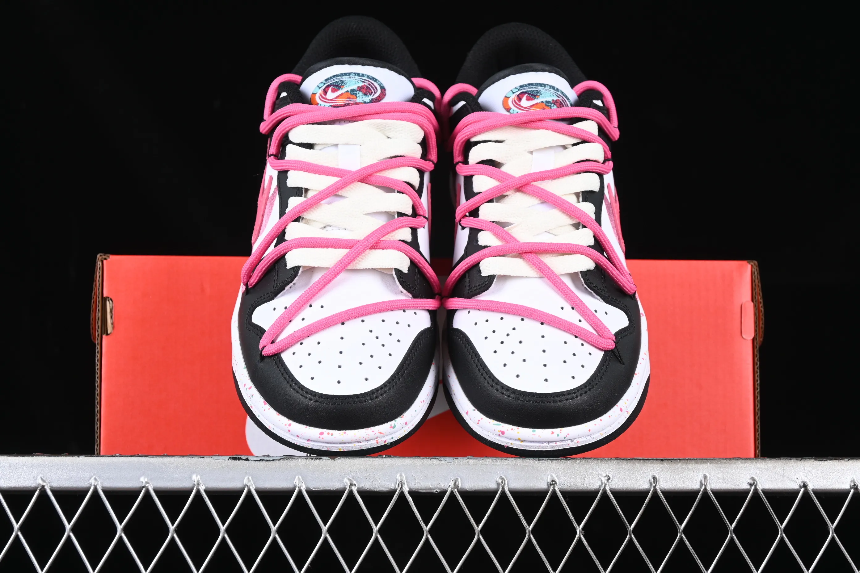 All Categories Nk SB Dunk Series Nk SB Dunk Low Low-top sneakers J version Nk Dunk Low "Multi Color" Vibrant three hooks Customized version of deconstructed strap casual sneakers FD4623-131